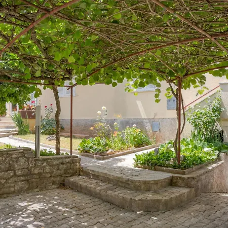 Apartamento Daria-4 By Interhome