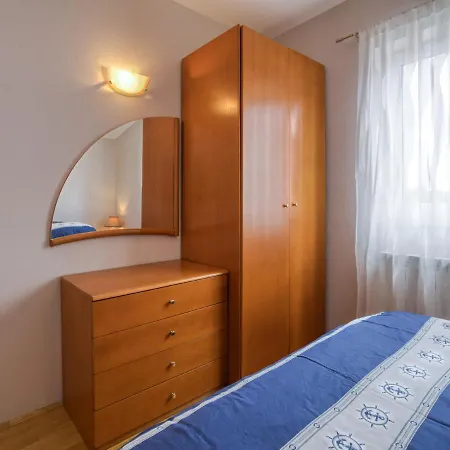 Daria-4 By Interhome * ポレッチ