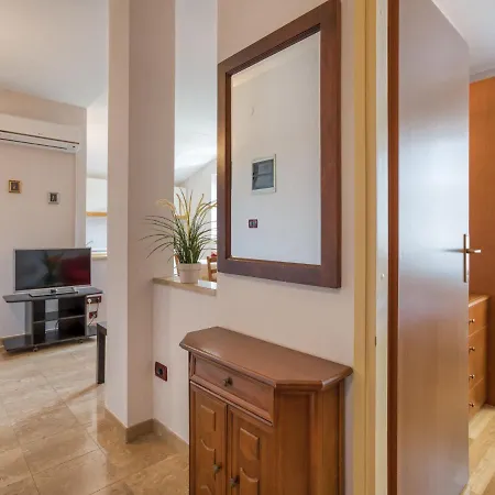 Daria-4 By Interhome Apartman Poreč