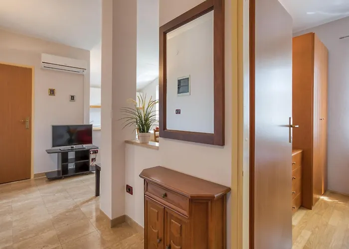 Daria-4 By Interhome アパート ポレッチ